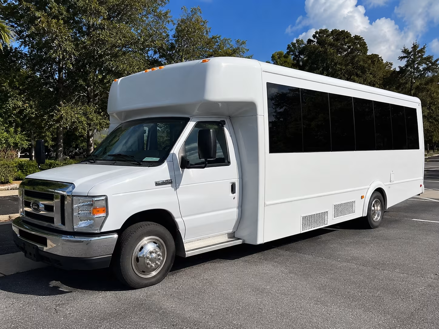 party bus wine tours to wineries and tasting rooms near beaumont and houston